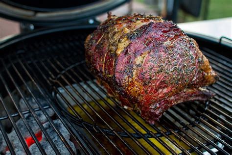 cooking prime rib roast on weber charcoal grill